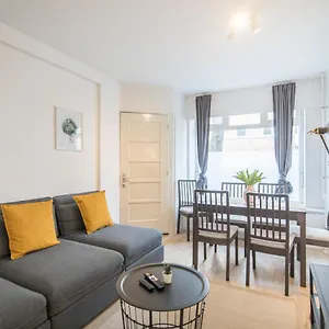 Apartment Stylish 2 +new Bathroom&kitchen, Hamburg